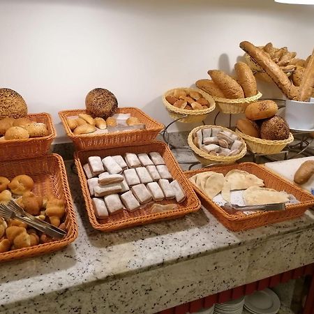 Hotel Apartments Villaggio Dei Fiori 4 Stars Luxury - Great Family Resort - Pet Friendly - With Hypermarket - Delivery Restaurant-Pizzeria - Room Breakfast With Supplement - Ultra Fast Wi-Fi - Play Area For Children - Olympic Swimming Pool - Parking Caorle Eksteriør bilde