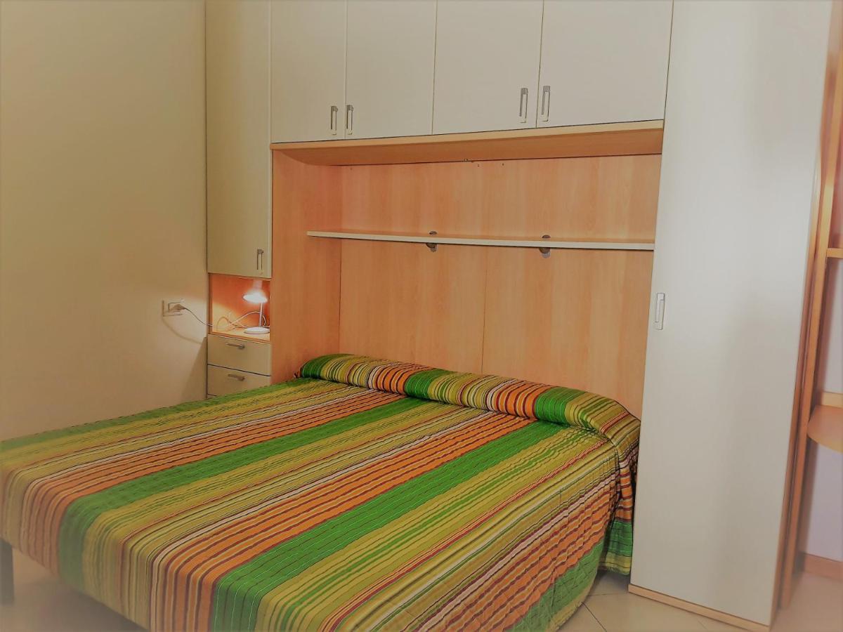 Hotel Apartments Villaggio Dei Fiori 4 Stars Luxury - Great Family Resort - Pet Friendly - With Hypermarket - Delivery Restaurant-Pizzeria - Room Breakfast With Supplement - Ultra Fast Wi-Fi - Play Area For Children - Olympic Swimming Pool - Parking Caorle Eksteriør bilde