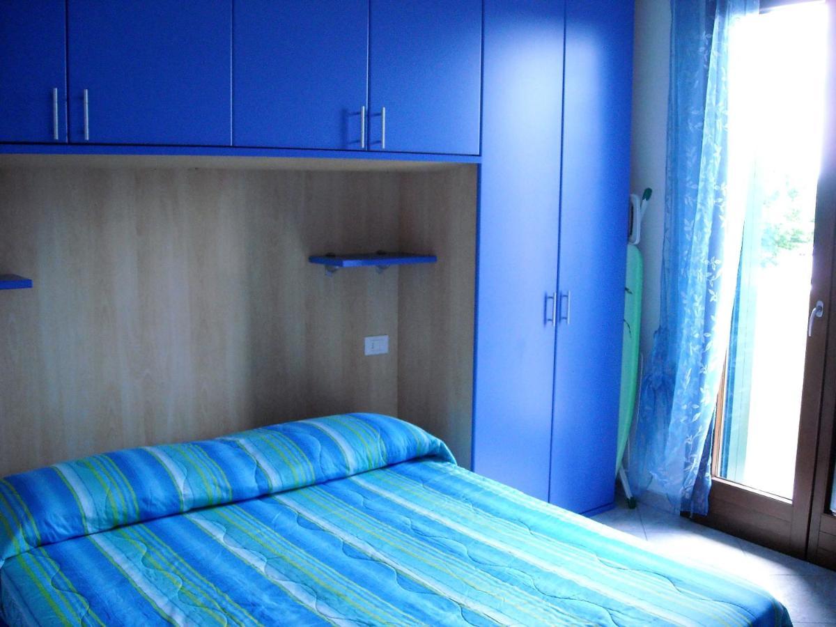 Hotel Apartments Villaggio Dei Fiori 4 Stars Luxury - Great Family Resort - Pet Friendly - With Hypermarket - Delivery Restaurant-Pizzeria - Room Breakfast With Supplement - Ultra Fast Wi-Fi - Play Area For Children - Olympic Swimming Pool - Parking Caorle Eksteriør bilde
