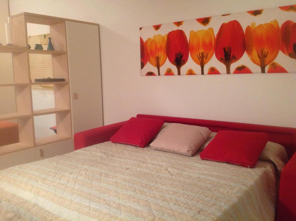 Hotel Apartments Villaggio Dei Fiori 4 Stars Luxury - Great Family Resort - Pet Friendly - With Hypermarket - Delivery Restaurant-Pizzeria - Room Breakfast With Supplement - Ultra Fast Wi-Fi - Play Area For Children - Olympic Swimming Pool - Parking Caorle Eksteriør bilde