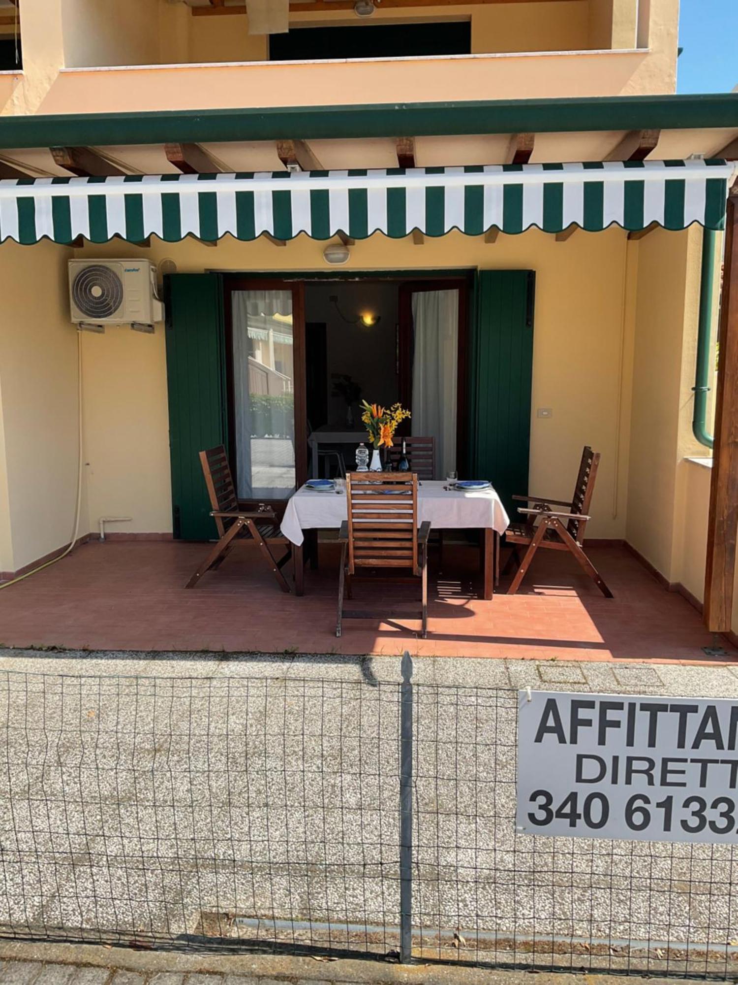 Hotel Apartments Villaggio Dei Fiori 4 Stars Luxury - Great Family Resort - Pet Friendly - With Hypermarket - Delivery Restaurant-Pizzeria - Room Breakfast With Supplement - Ultra Fast Wi-Fi - Play Area For Children - Olympic Swimming Pool - Parking Caorle Eksteriør bilde