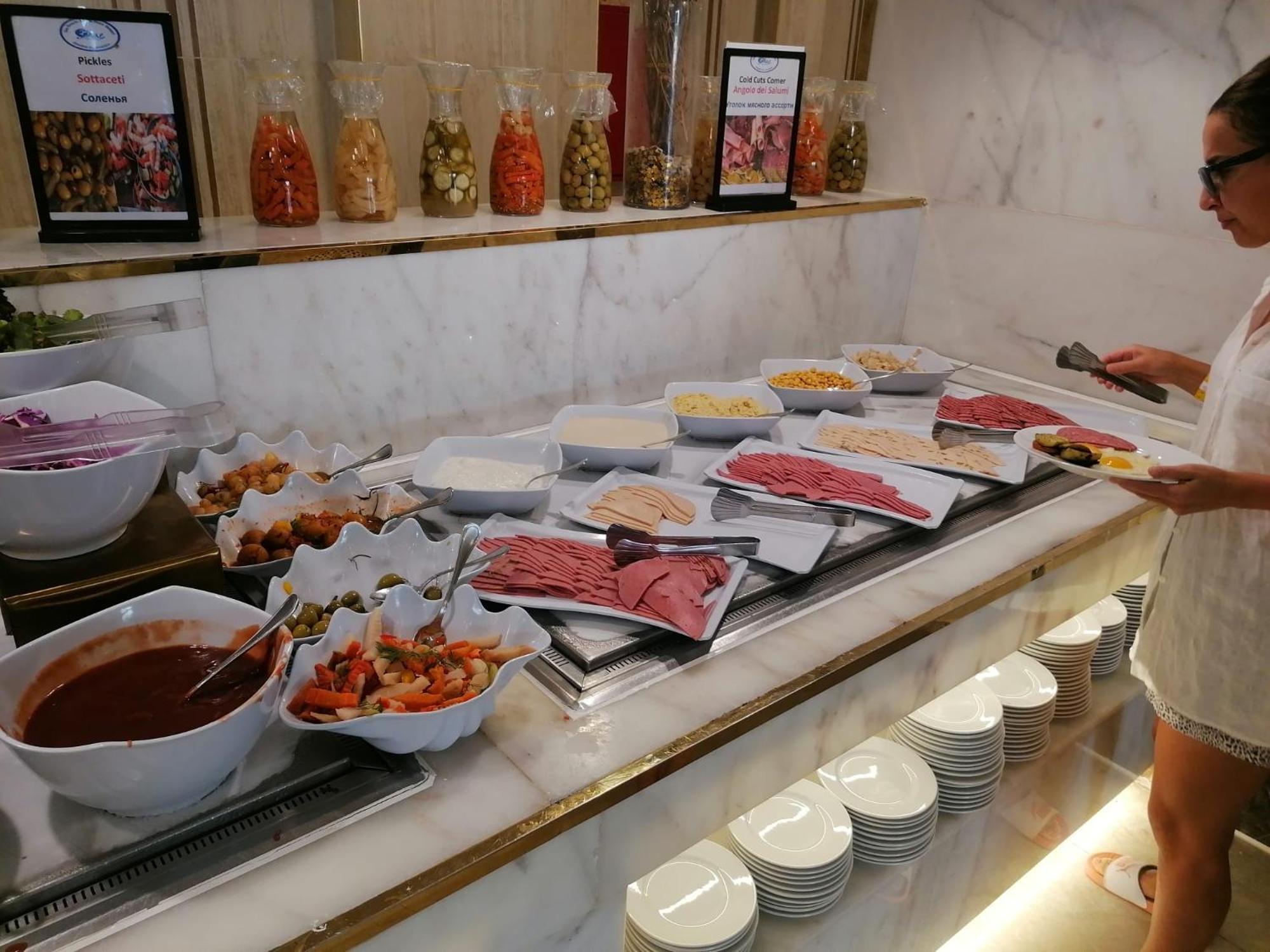 Hotel Apartments Villaggio Dei Fiori 4 Stars Luxury - Great Family Resort - Pet Friendly - With Hypermarket - Delivery Restaurant-Pizzeria - Room Breakfast With Supplement - Ultra Fast Wi-Fi - Play Area For Children - Olympic Swimming Pool - Parking Caorle Eksteriør bilde