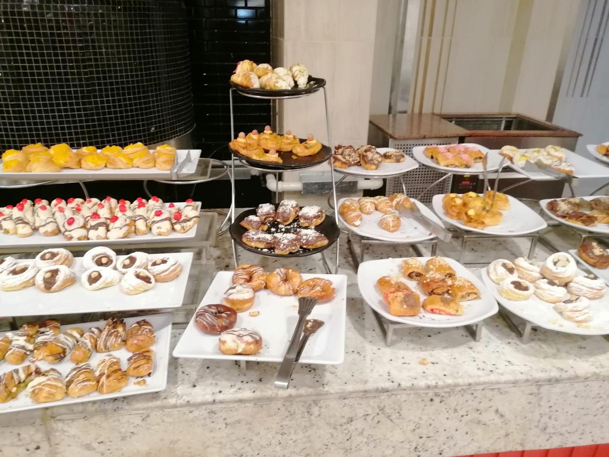 Hotel Apartments Villaggio Dei Fiori 4 Stars Luxury - Great Family Resort - Pet Friendly - With Hypermarket - Delivery Restaurant-Pizzeria - Room Breakfast With Supplement - Ultra Fast Wi-Fi - Play Area For Children - Olympic Swimming Pool - Parking Caorle Eksteriør bilde