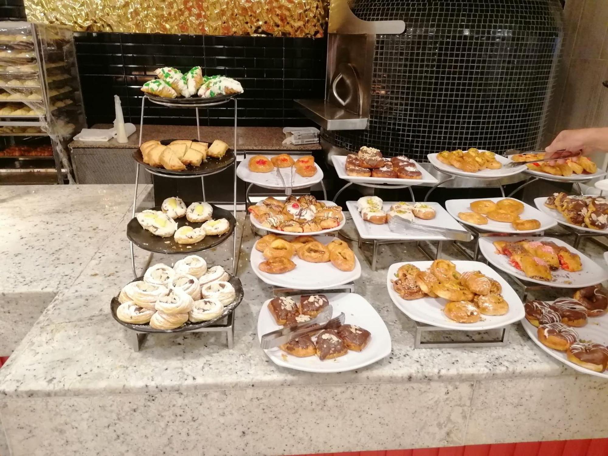 Hotel Apartments Villaggio Dei Fiori 4 Stars Luxury - Great Family Resort - Pet Friendly - With Hypermarket - Delivery Restaurant-Pizzeria - Room Breakfast With Supplement - Ultra Fast Wi-Fi - Play Area For Children - Olympic Swimming Pool - Parking Caorle Eksteriør bilde