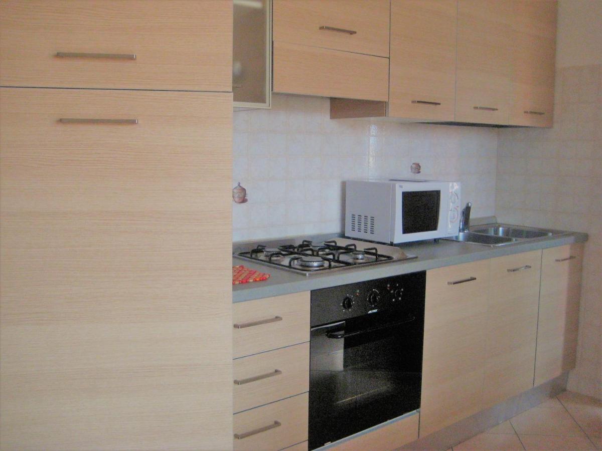 Hotel Apartments Villaggio Dei Fiori 4 Stars Luxury - Great Family Resort - Pet Friendly - With Hypermarket - Delivery Restaurant-Pizzeria - Room Breakfast With Supplement - Ultra Fast Wi-Fi - Play Area For Children - Olympic Swimming Pool - Parking Caorle Eksteriør bilde